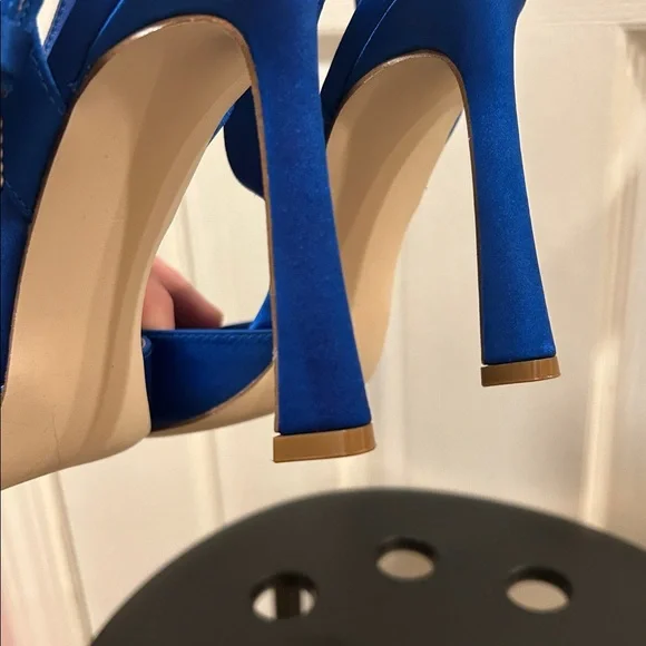 Steve Madden Satin Heels Size 8 - Picture 5 of 9